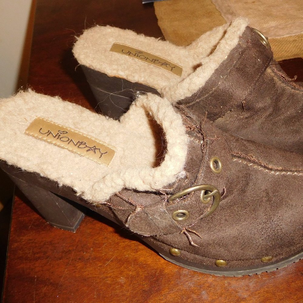 Clogs